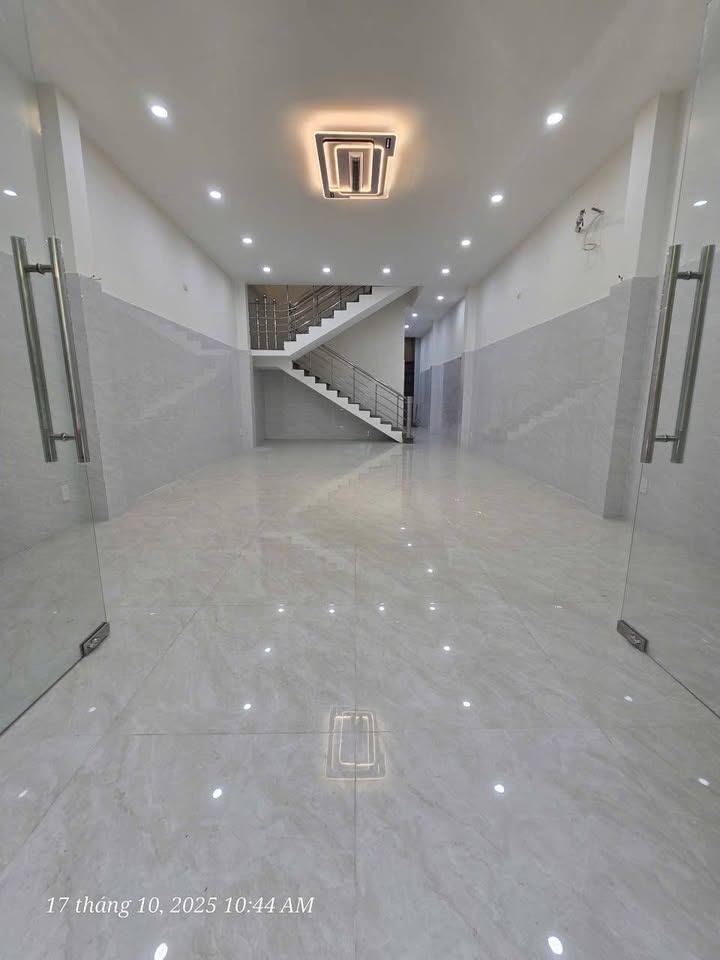 Nhà mặt tiền Đường Đặng Dung, Hòa Khánh 100m² giá 9.9 tỷ - Vị trí kinh doanh đắc địa!