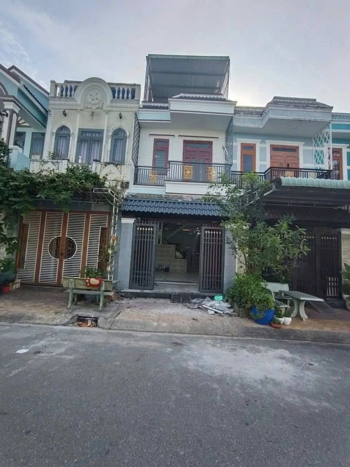 Bán nhà 1 trệt 1 lầu tại Khu Dân Cư Thái Bình Dương, Tân Uyên, 64m² chỉ 3.2 tỷ - Hỗ trợ ngân hàng!