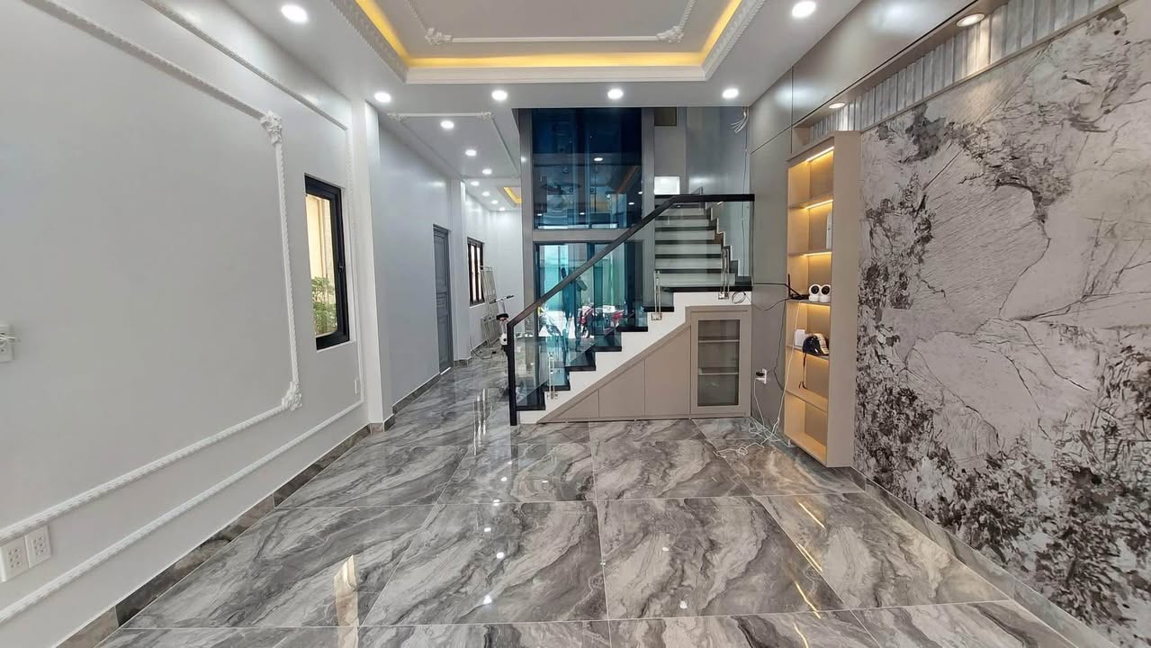 Nhà 5 tầng Sở Dầu, Hồng Bàng 50m² giá 7.1 tỷ - Thiết kế hiện đại, có thang máy!