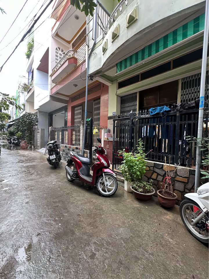 Nhà 2 tầng đường Nguyễn Thái Học, Quy Nhơn 58m² giá 2.9 tỷ - Thiết kế đẹp, gần biển!