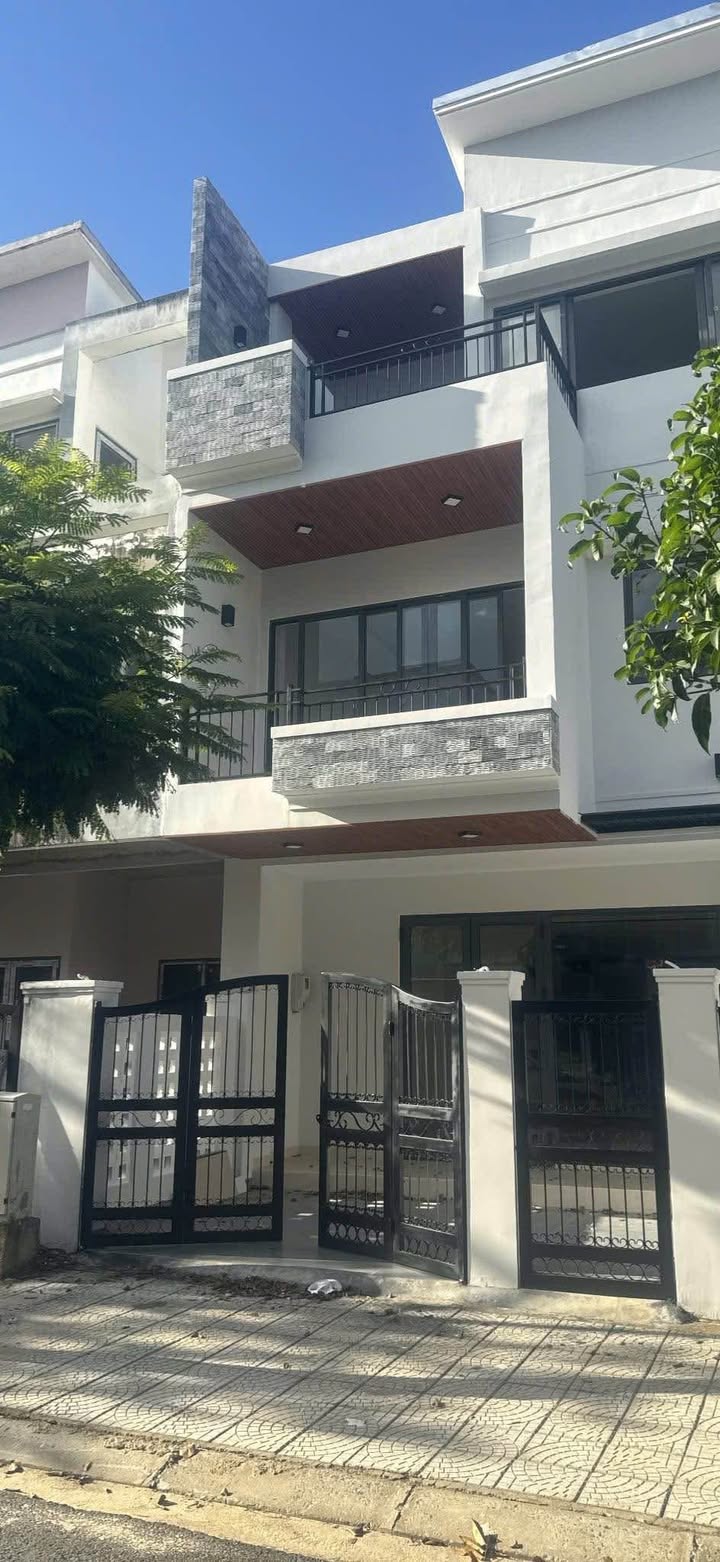 Nhà phố 3 tầng Ecocharm, 120m² giá 7 tỷ - Tiềm năng tăng giá cao!