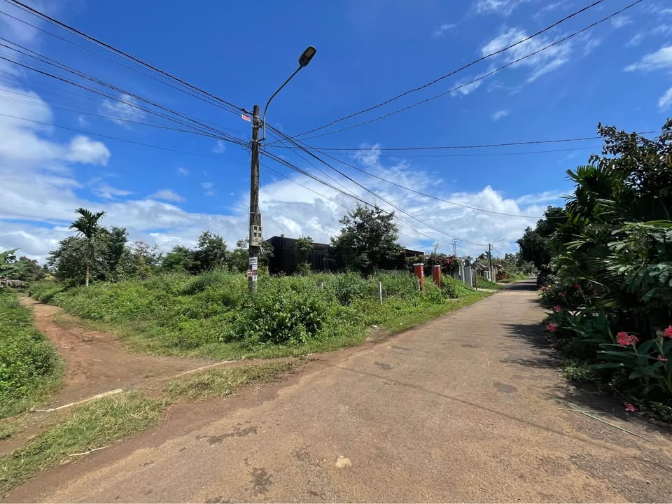 Đất nền mặt tiền đường KB4 - Ea Tu 105m² chỉ 1.26 tỷ - Cơ hội đầu tư tuyệt vời!