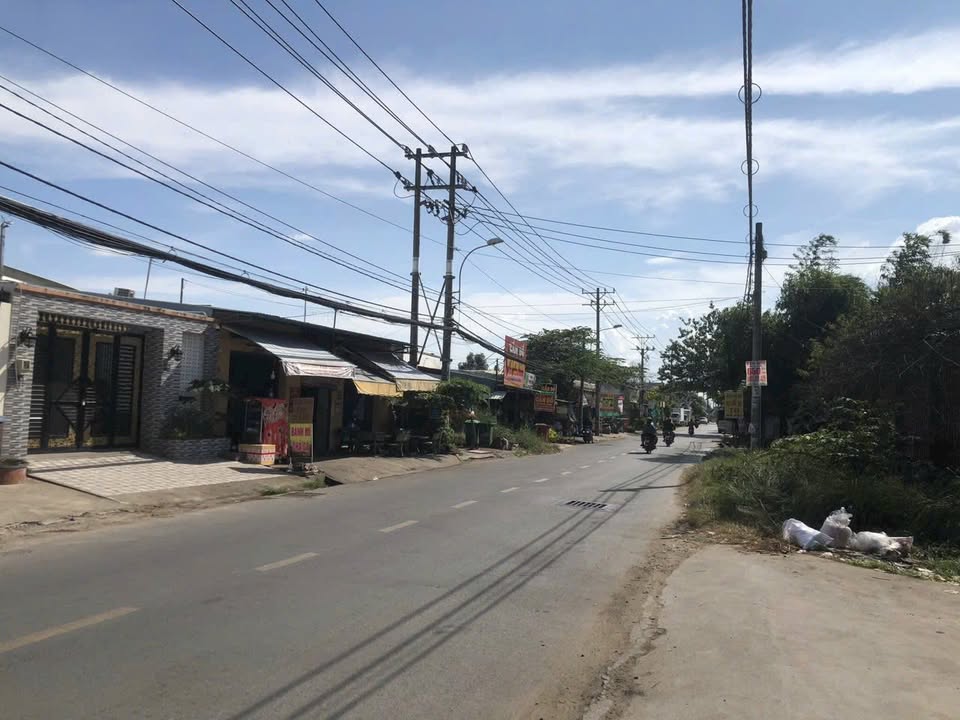 Đất nền Hưng Long, Bình Chánh 161m² giá 3.9 tỷ - Tiện ích đầy đủ, sổ đỏ chính chủ!