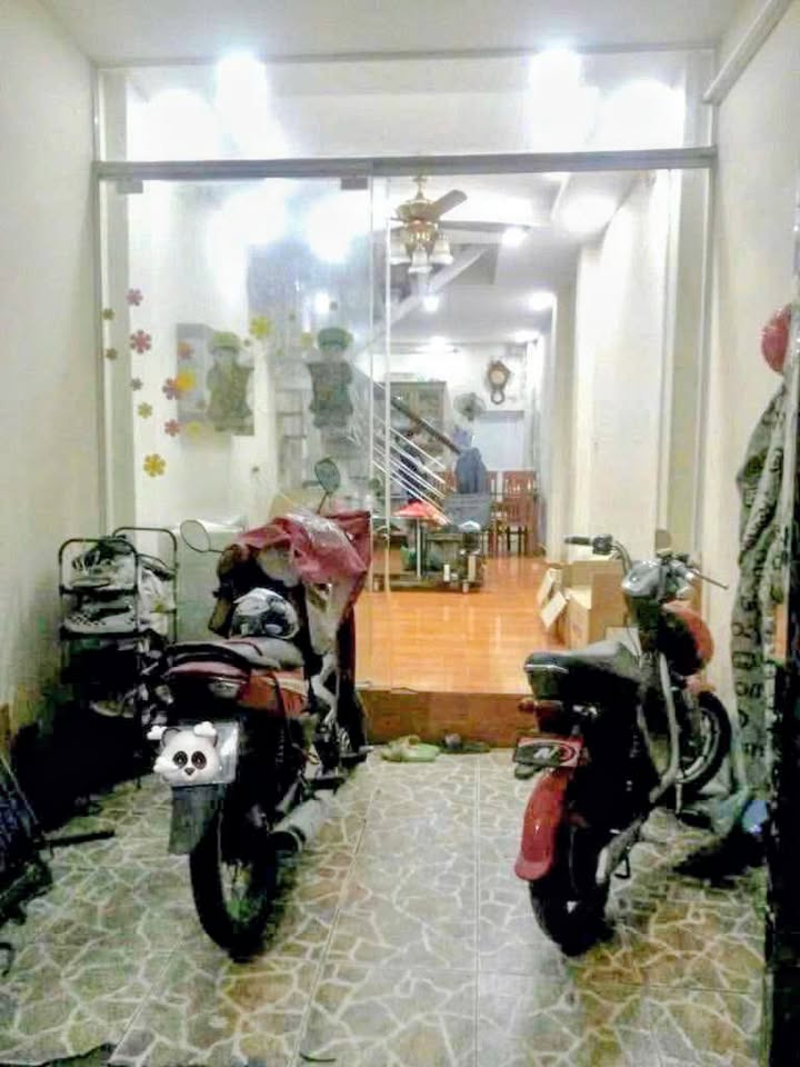 Nhà đẹp Cầu Bươu, Thanh Trì 40m² giá 2 tỷ - Gần ô tô tránh!