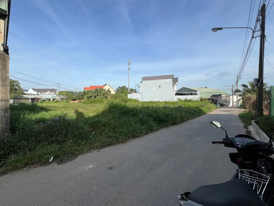 Đất sổ riêng mặt tiền Tân Phước Khánh 100m² giá 2.3 tỷ - Cơ hội đầu tư tuyệt vời!