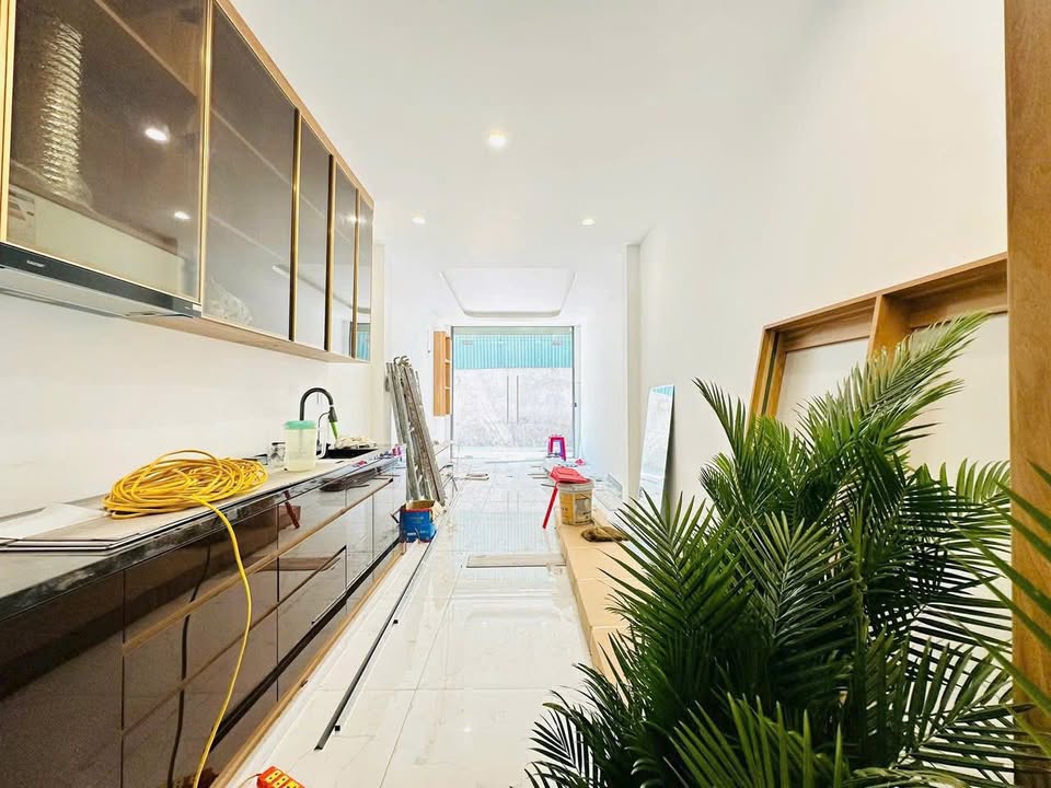 Nhà riêng Thịnh Liệt 34m² giá 10 tỷ - Lô góc mới xây thang máy!