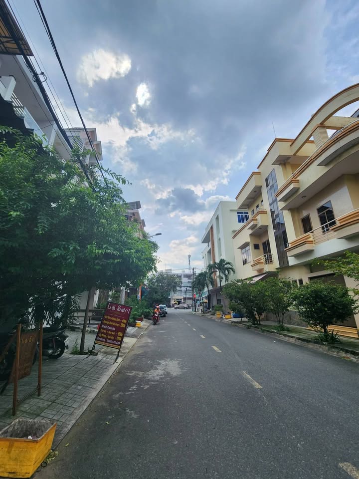 Nhà phố mặt tiền Đường số 15A, Bình Tân 80m² giá 13.2 tỷ - Đầu tư sinh lời hiệu quả!