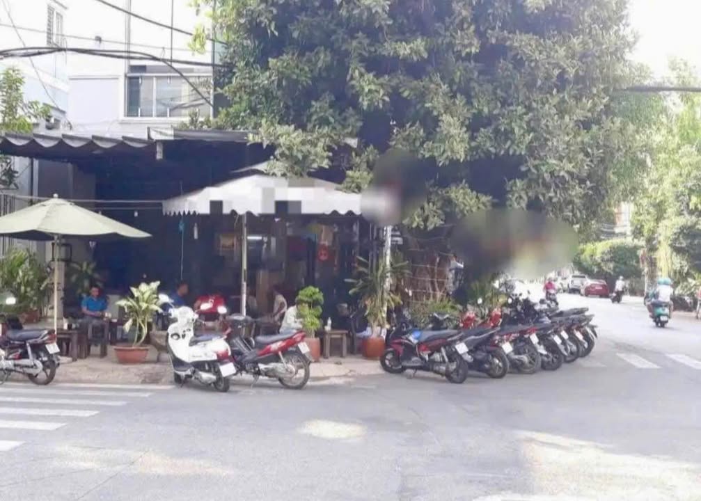 Quán Cafe góc 2 mặt tiền Tân Phú 230m² giá sang 310 triệu - Cơ hội kinh doanh hấp dẫn!