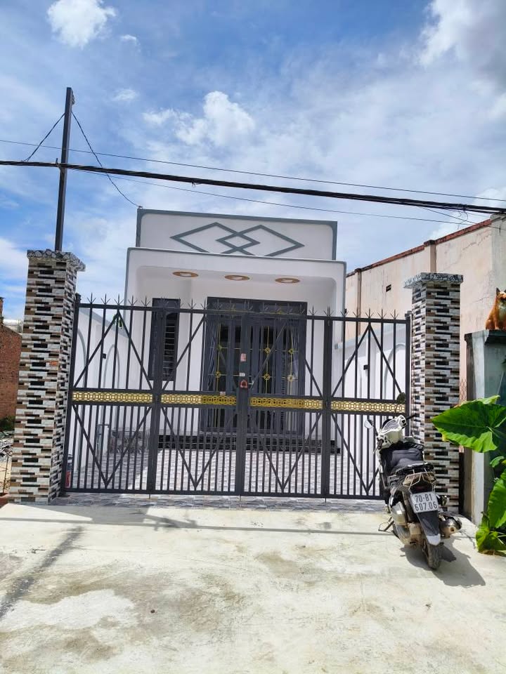 Nhà bán Phường Ninh Thạnh, Tây Ninh 125m² giá 1.15 tỷ - Sân ô tô, gần KCN