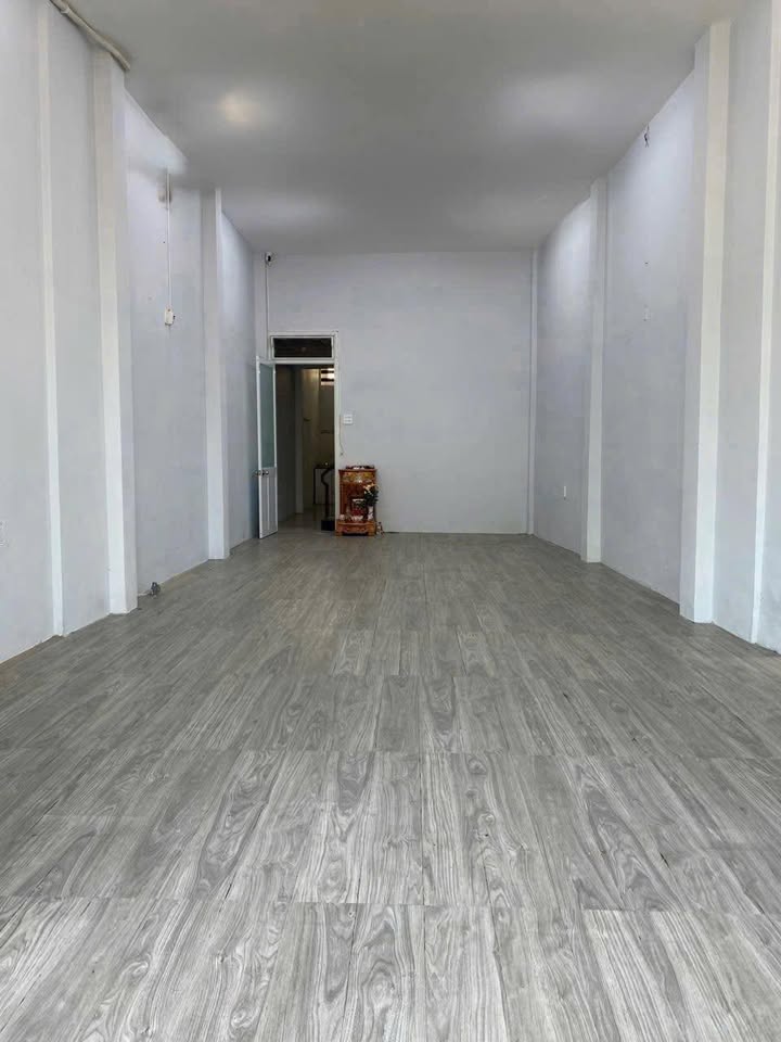 Nhà Nguyên Căn Cho Thuê Đường Nguyễn Thái Học, Quy Nhơn 50m² - Kinh Doanh Sầm Uất!