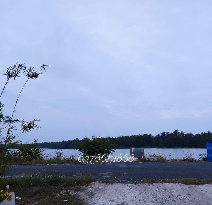 Bán đất và nhà mặt tiền sông 3 Trường, Trà Vinh - Giá chỉ 1.5 tỷ