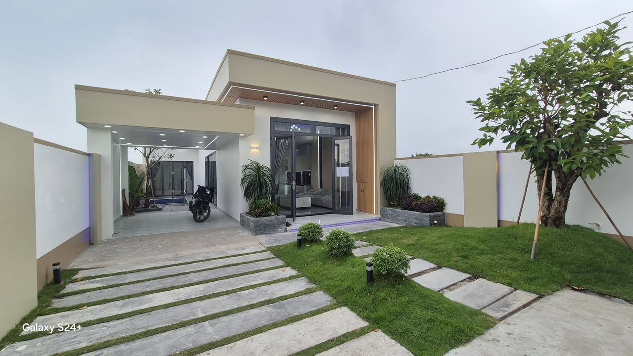 Bán Căn Nhà Villa Sân Vườn 264m² xã Phước Hậu, Long An - Giá 4.45 tỷ, Sổ Hồng Chính Chủ!