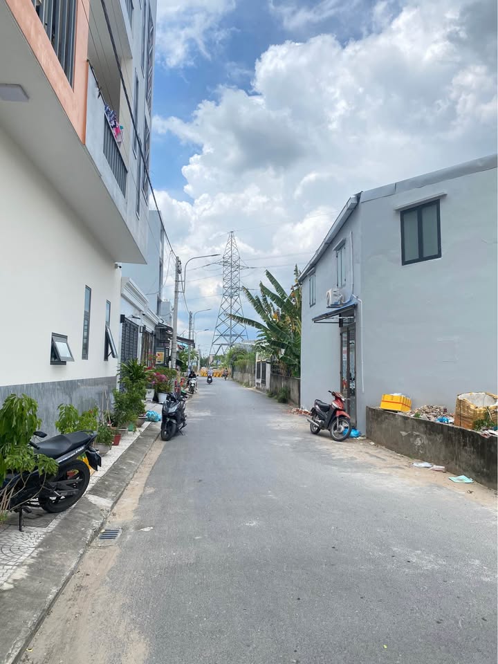 Nhà 2 mặt tiền đường số 1 khu Giảng Viên Ô Môn 43m² giá 2.8 tỷ - Gần gũi và tiện lợi!