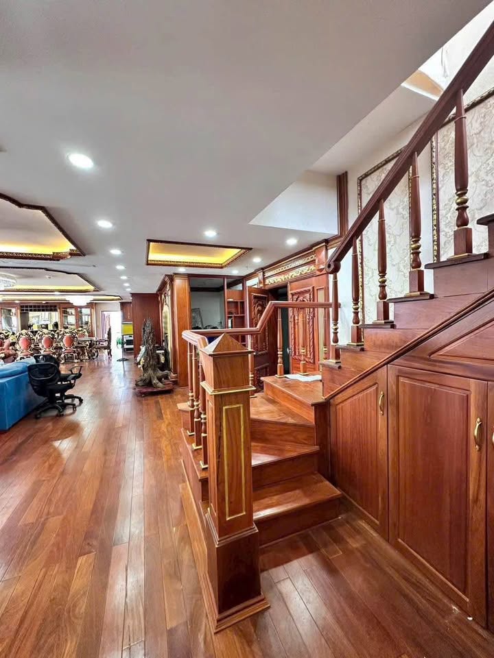 Penthouse Mường Thanh Nha Trang 180m² giá 12 tỷ - Căn duy nhất chạm logo khách sạn!