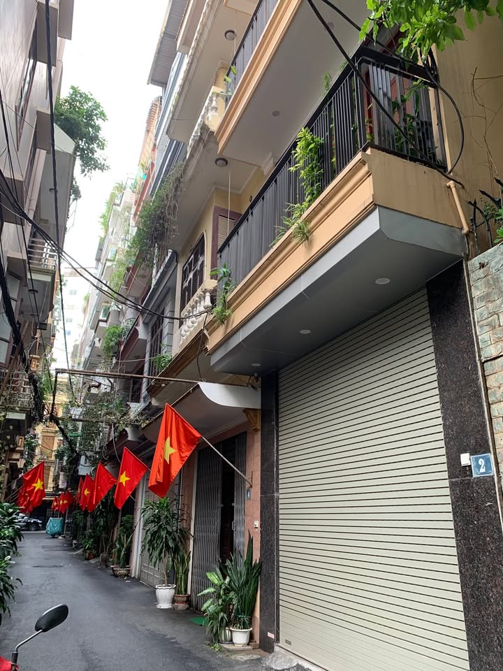 Nhà mặt phố Hồ Tùng Mậu, Nam Từ Liêm 45m² giá 18 tỷ - Kinh doanh mọi mặt hàng!