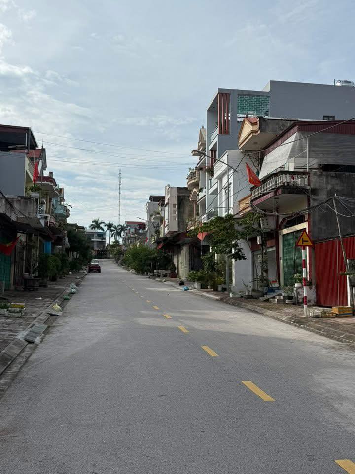 Nhà 3 tầng trung tâm phường Chu Văn An, TP. Chí Linh 79.6m² - Vị trí đắc địa, pháp lý rõ ràng!