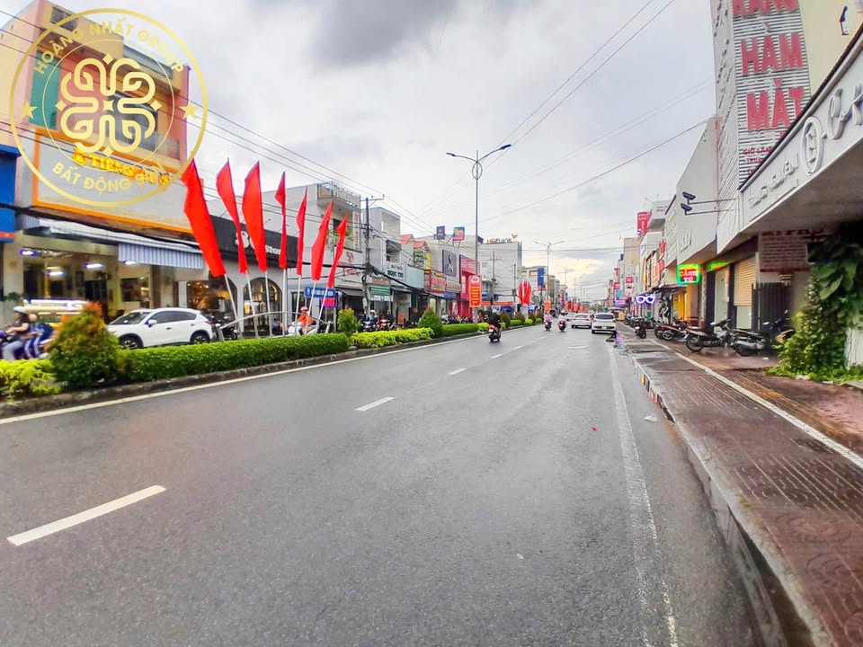 Bán nhà mặt tiền 2 mặt, ngay trung tâm chợ Nhà Lồng P5, Cà Mau – Diện tích 308m², giá thỏa thuận!