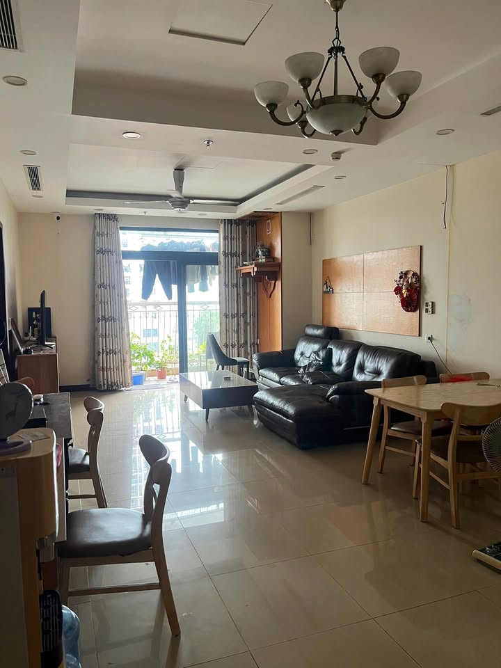 Căn hộ 2PN 112m² tại Royal City, Thanh Xuân giá 14 tỷ - Sổ đỏ chính chủ!