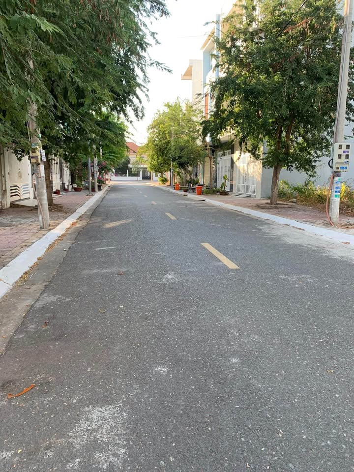 Nhà phố Bà Rịa - Vũng Tàu 98.5m² giá 3 tỷ - Khu dân cư an ninh, tiện ích đầy đủ!