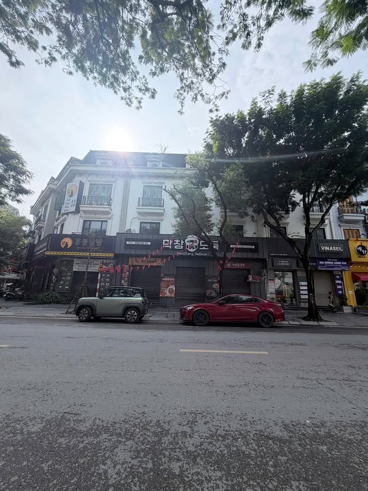 Cho thuê mặt phố Giảng Võ, Ba Đình 150m² giá 100 triệu - Vị trí kinh doanh đắc địa!