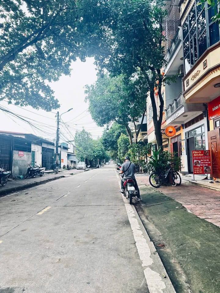Bán nhà phố 2 tầng đường Ngô Gia Tự, Lào Cai - Vị trí kinh doanh đắc địa!