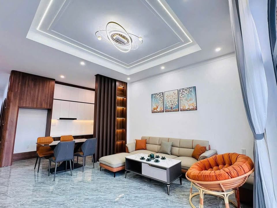 Nhà đẹp Ymoal Buôn Ma Thuột 110m² giá 2.69 tỷ - Full nội thất hiện đại!