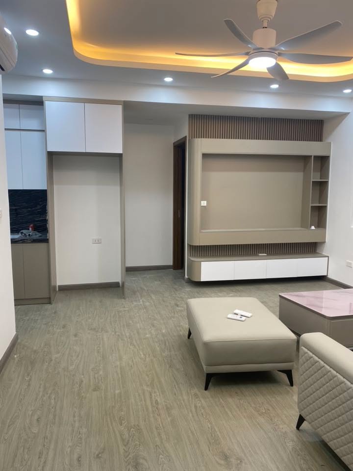 Căn hộ B6 Nam Trung Yên 72m² giá 5 tỷ - Sổ đỏ chính chủ, sẵn sàng vào ở!