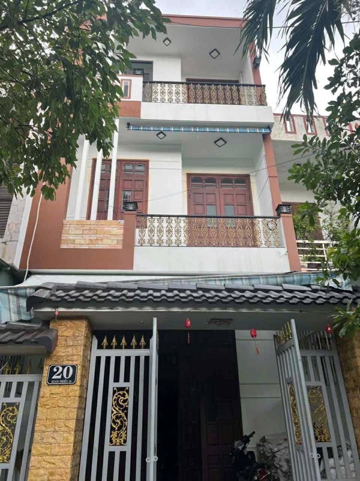 Nhà 3 tầng mặt tiền đường Xuân Thiều 10, Đà Nẵng - Giá chỉ 5.65 tỷ thương lượng!