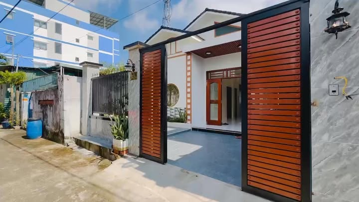 Biệt thự mini Hóc Môn 104m² giá 4.39 tỷ - Sân vườn, sổ đỏ chính chủ!