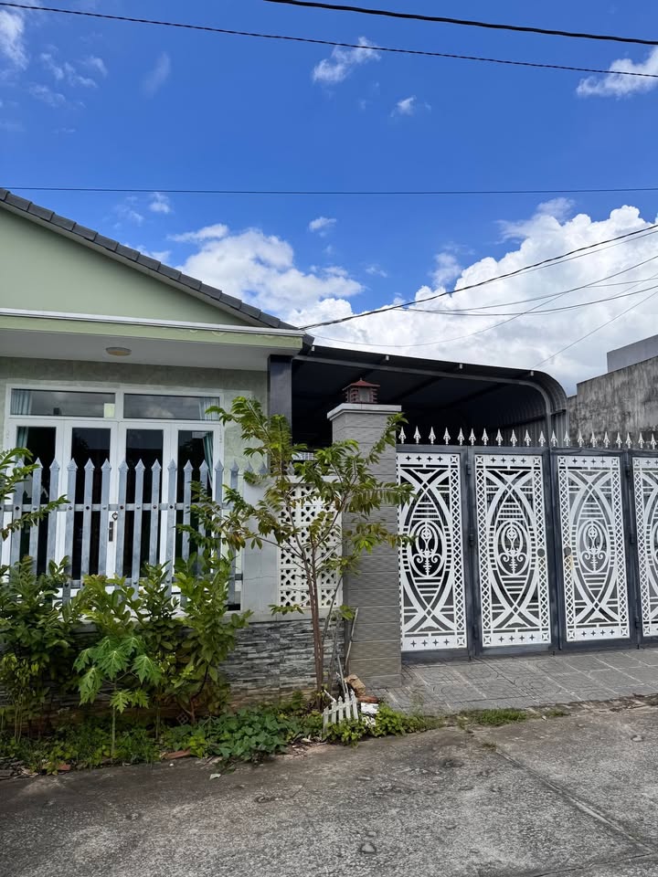 Nhà mái Thái Hòa Long 280m² giá 3.7 tỷ - Căn duy nhất không thể bỏ lỡ!