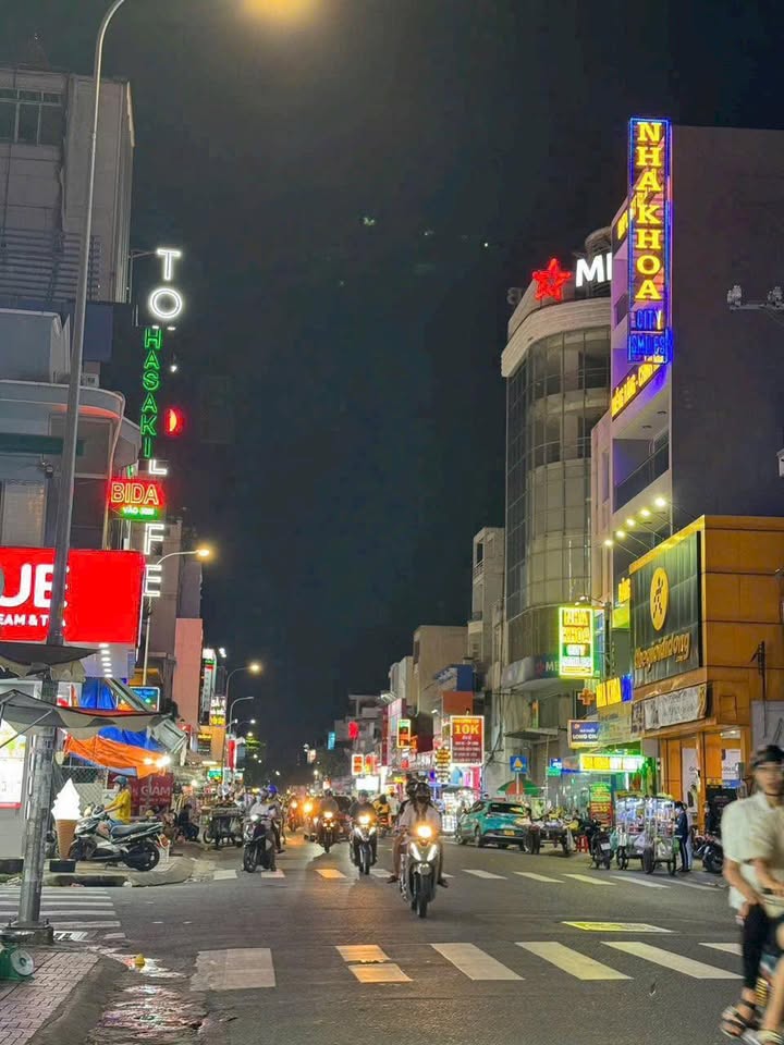 FrontHouse Hương Lộ 3 Bình Tân 296m² giá 33 tỷ - Vị trí đắc địa xây văn phòng