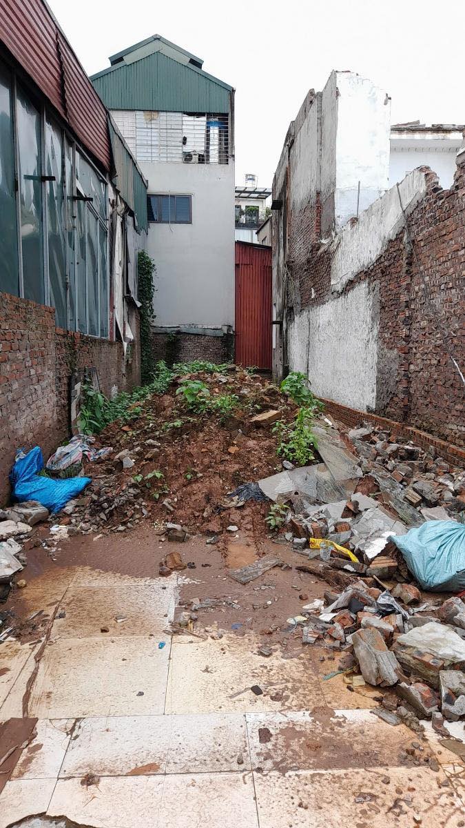 Đất mặt phố Trạm, Long Biên 100m² giá 20 tỷ - Đầu tư sinh lời ngay!