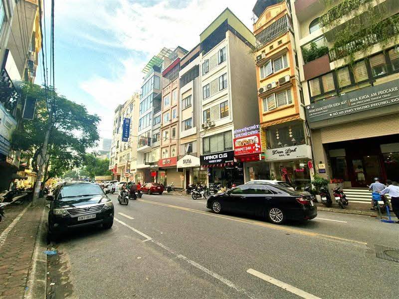 Mặt phố Trung Phụng, Đống Đa, 75m² giá 20 tỷ - Kinh doanh đỉnh cao!