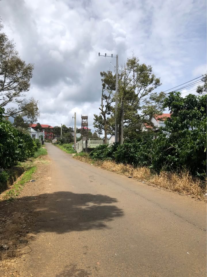 Đất lô góc 2 mặt tiền Mạc Đĩnh Chi, Bảo Lộc 283m² giá 2.5 tỷ - Cơ hội đầu tư hấp dẫn!