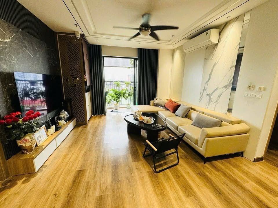 Căn hộ Premier Berriver Long Biên 103m² giá 20 triệu - Nội thất cao cấp, tiện ích đầy đủ!