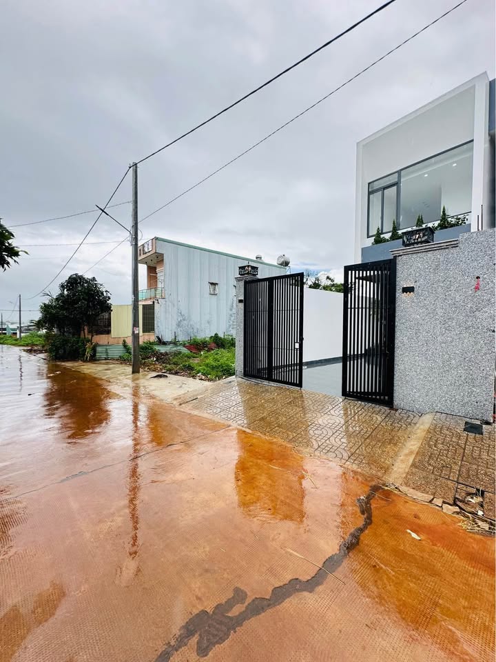 Nhà hẻm Hàn Mạc Tử, Pleiku 130m² giá 2.7 tỷ - Hướng Tây thoáng đãng!