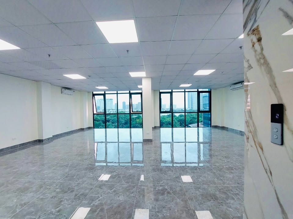 Cho thuê văn phòng riêng lẻ 45m² tại Khuất Duy Tiến, Thanh Xuân - Giá chỉ 9 triệu/tháng!