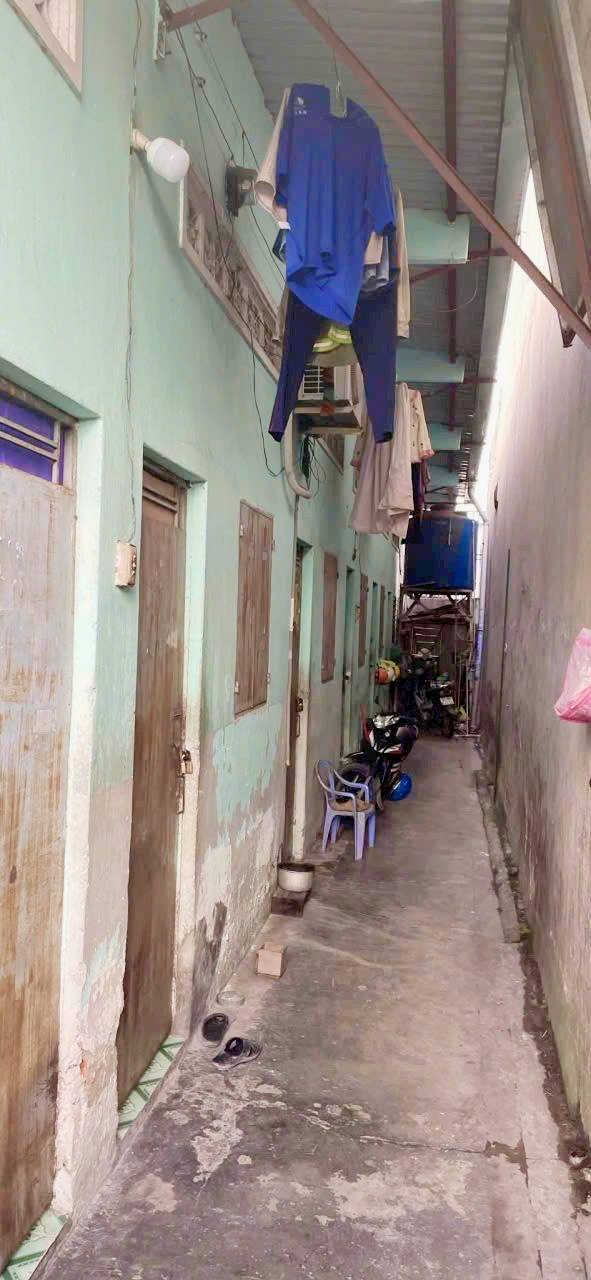 Dãy trọ Phan Bội Châu, Dĩ An 100m² giá 3.3 tỷ - Đầu tư sinh lời ngay!