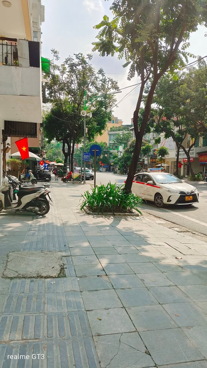 Căn hộ tập thể Phố Huế, Hai Bà Trưng 24m² giá 3.8 tỷ - Sổ đỏ chính chủ