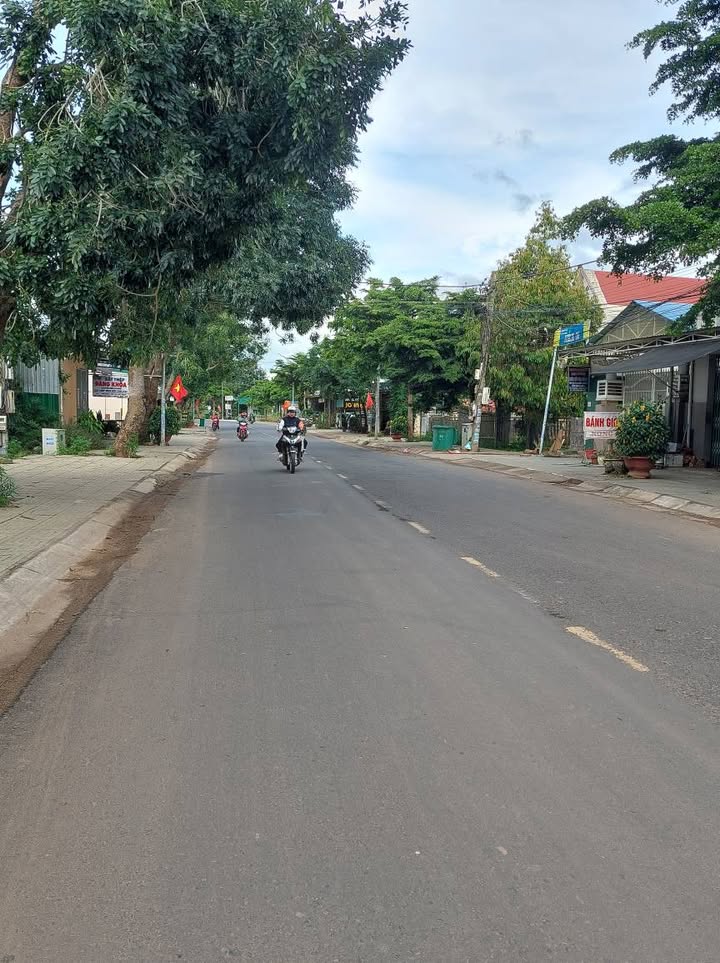 Đất mặt tiền đường Thống Nhất, Phú Hội, Đức Trọng 406m² giá 3.95 tỷ - Đầu tư sinh lời cao!