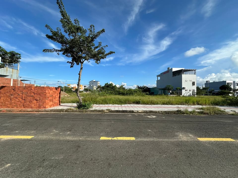 Đất nền Ngũ Hành Sơn Đà Nẵng 105m² giá 5.2 tỷ - Vị trí đẹp, dân trí cao!