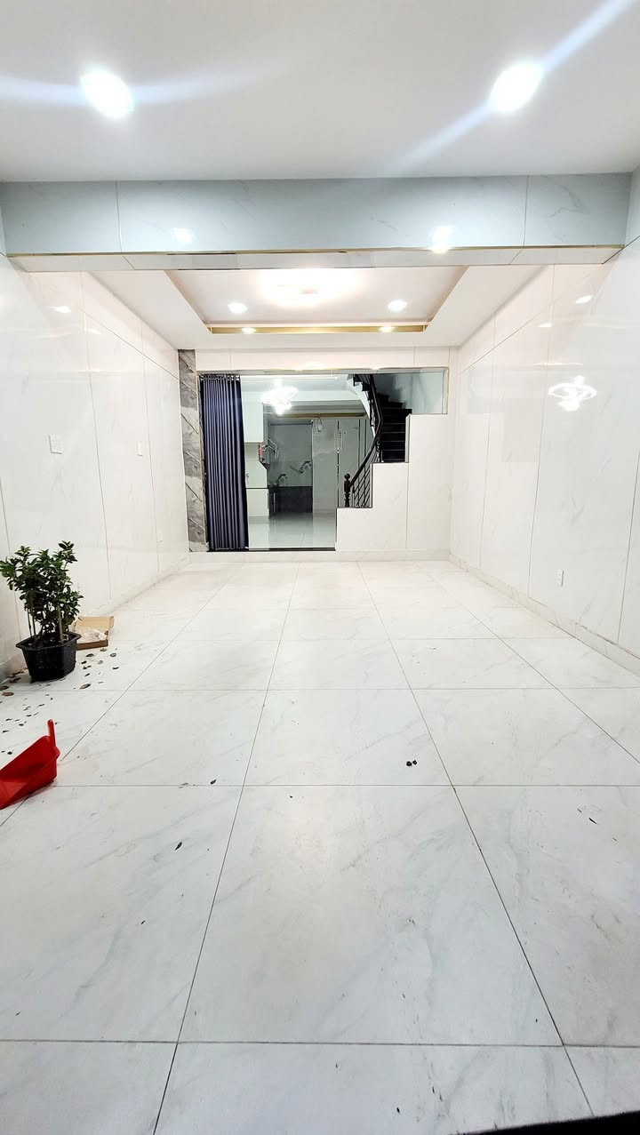 Nhà cho thuê 2 lầu Tân Thới Nhất 64m² giá 12 triệu - Sẵn sàng vào ở ngay!