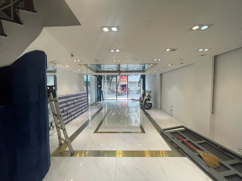 Mặt bằng kinh doanh mặt tiền Nguyễn Trãi, Quận 5 - Diện tích 55m², giá 40 triệu/tháng - Cơ hội vàng cho các nhà đầu tư!