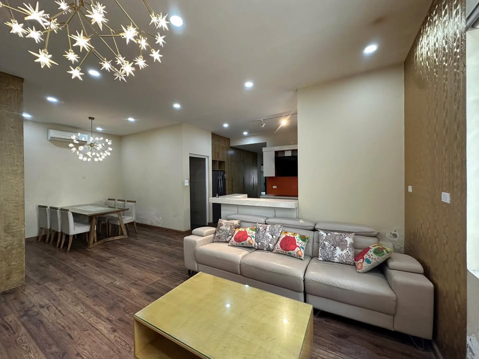 Căn hộ chung cư Bộ Kế Hoạch và Đầu Tư Cầu Giấy 110m² giá 9 tỷ - Full nội thất, sổ lâu dài!