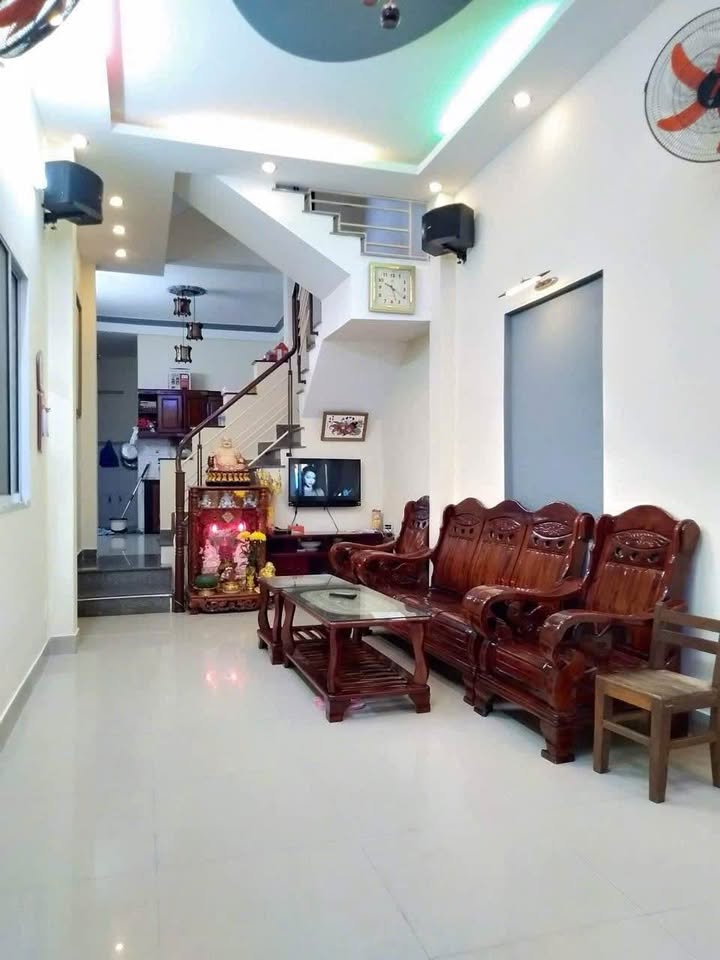 Nhà 3 tầng kiệt Hoàng Diệu, Hải Châu 54.5m² giá 3.6 tỷ - Thiết kế hiện đại, sẵn sàng ở ngay!