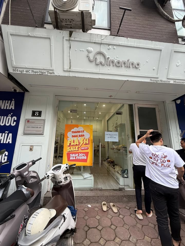 Cửa hàng quần áo trẻ em tại Đống Đa 27m² - Sang nhượng giá 65 triệu