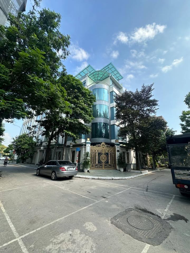 FrontHouse Nguyễn Xiển 169m² giá 25 tỷ - Siêu phẩm lô góc hiếm có!