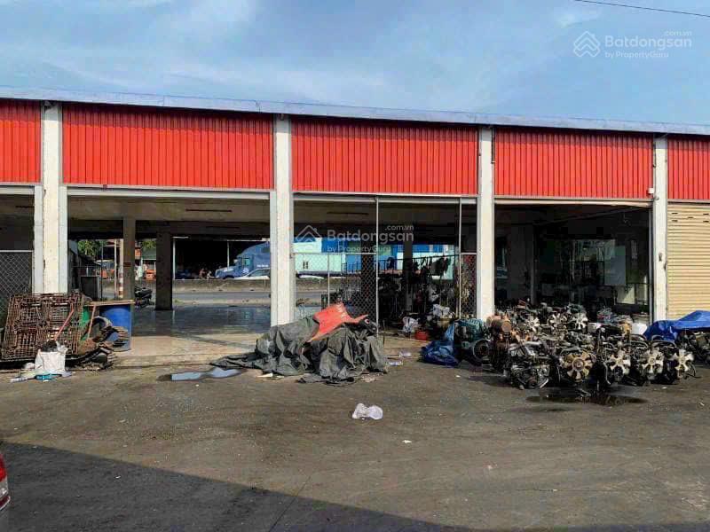 Đất thổ cư 2300m² mặt tiền QL1A Bến Lức - Giá tốt chính chủ 65 tỷ!