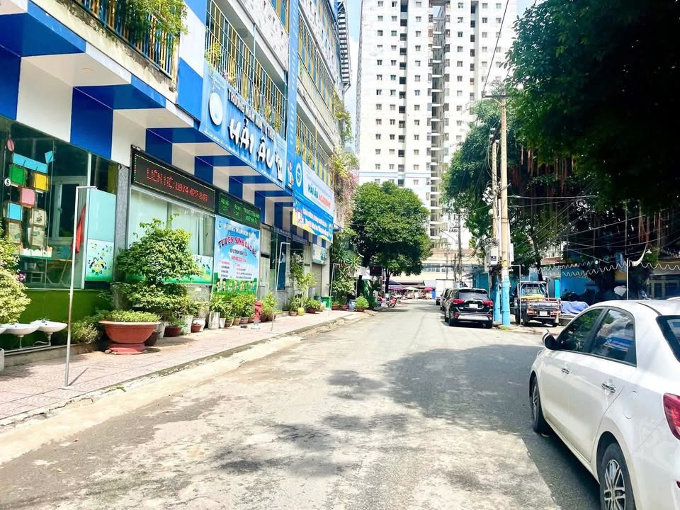 Nhà cho thuê 2 lầu trệt mặt tiền kinh doanh 120m² ngay chợ Việt Lập - Chỉ 20 triệu/tháng!