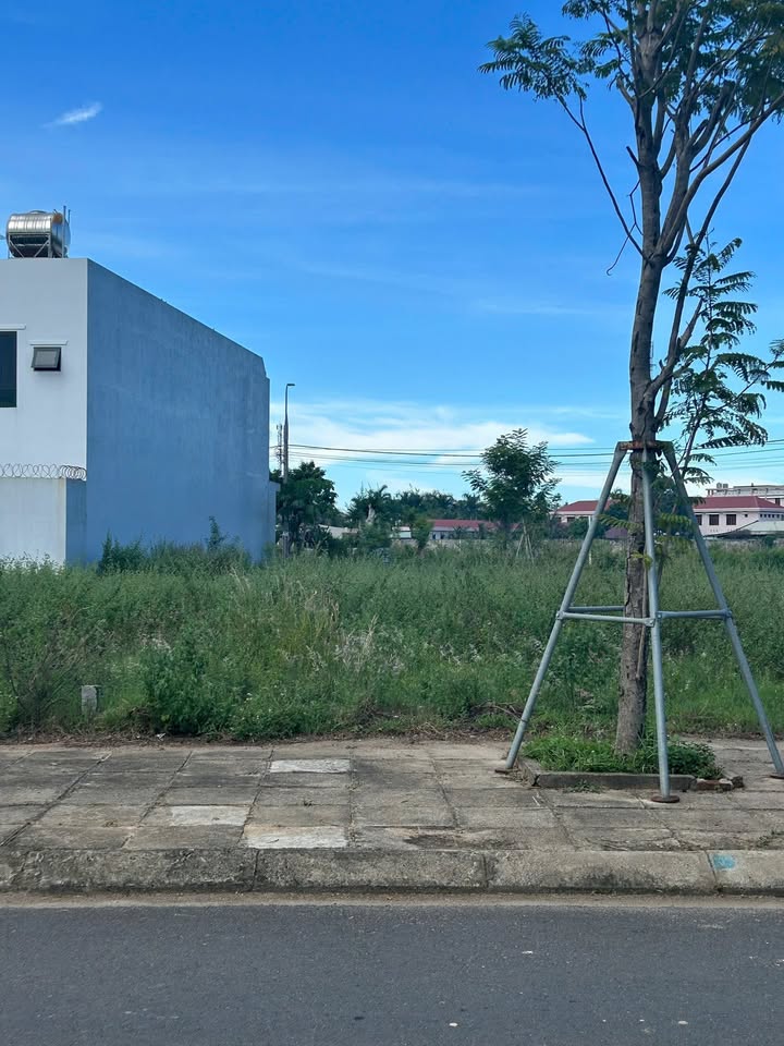 Bán gấp mặt tiền Lý Thường Kiệt, Đông Hòa 125m² chỉ 1.6 tỷ - Vị trí đắc địa!